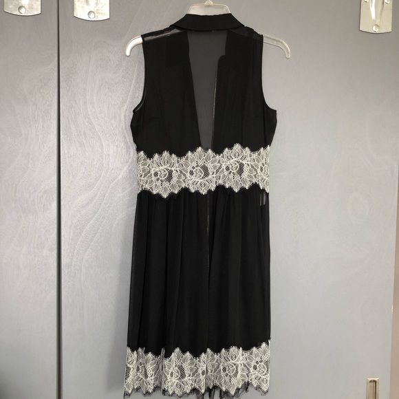 McQ by McQueen Sheer Lace Detail Zip Front Dress - Picture 7 of 8